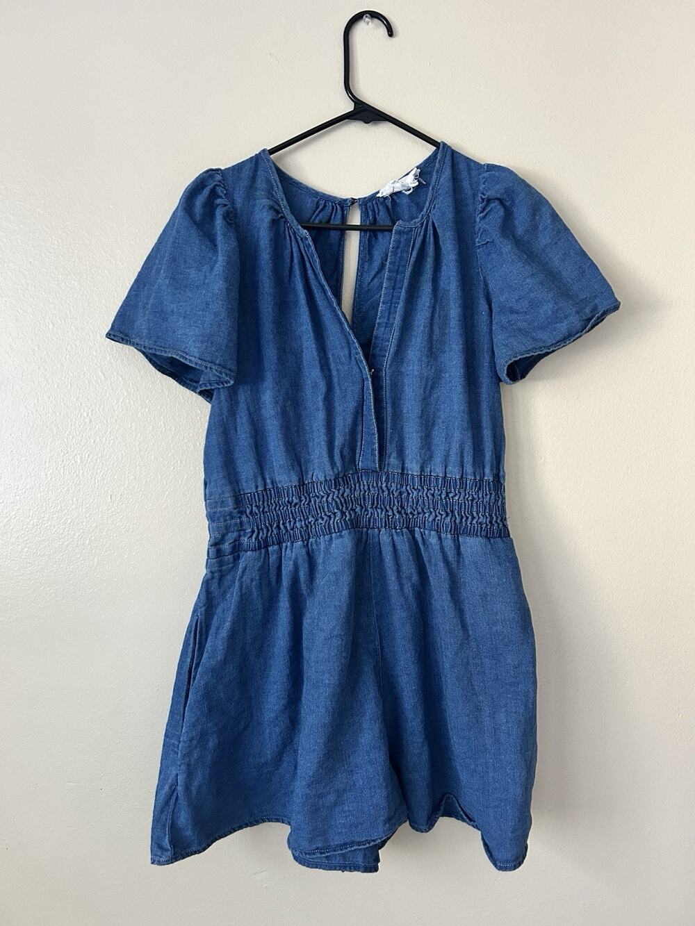 Anthropologie the Somerset Romper Smocked Waist Short Sleeve V-Neck Medium